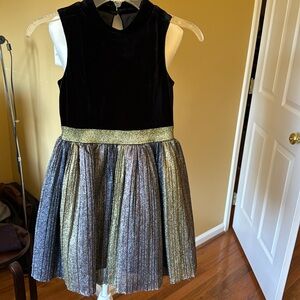 Velvet and metallic party dress for big girls. Size 10.  Excellent condition.